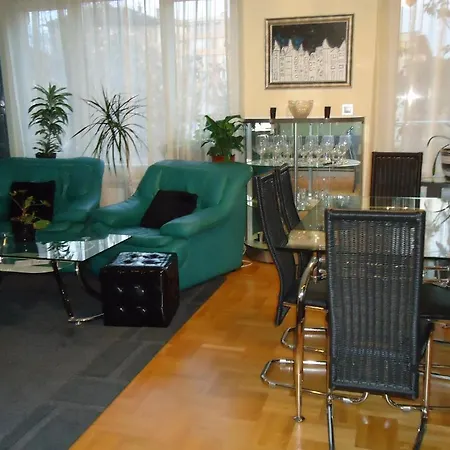 Markela - City Center Apartmán *